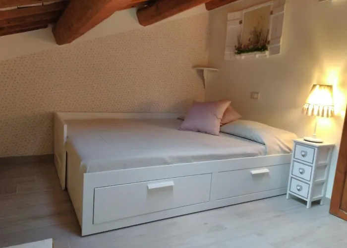 Attic 아파트