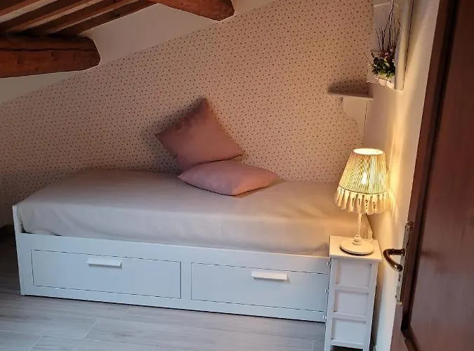Apartament Attic *